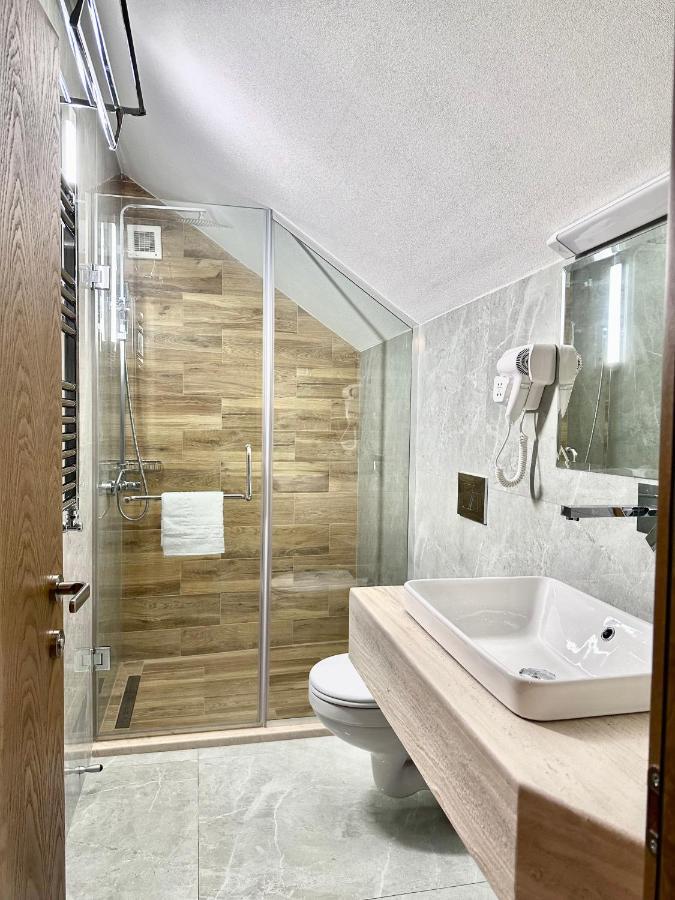 Hotel Embassy Tbilisi Ngoại thất bức ảnh