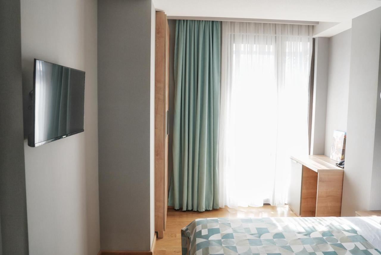 Hotel Embassy Tbilisi Ngoại thất bức ảnh