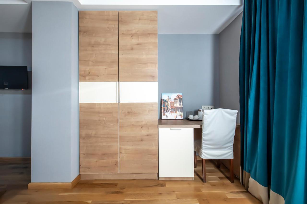 Hotel Embassy Tbilisi Ngoại thất bức ảnh